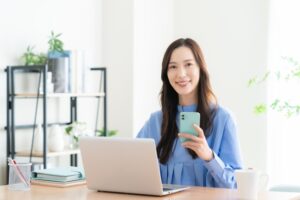 主婦でも月収100万円!?トップブロガーの驚きの収入と成功の秘訣を徹底解説